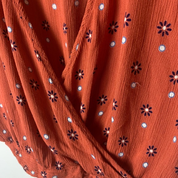 PATRONS OF PEACE Floral Surplice Crop Top - Picture 7 of 10